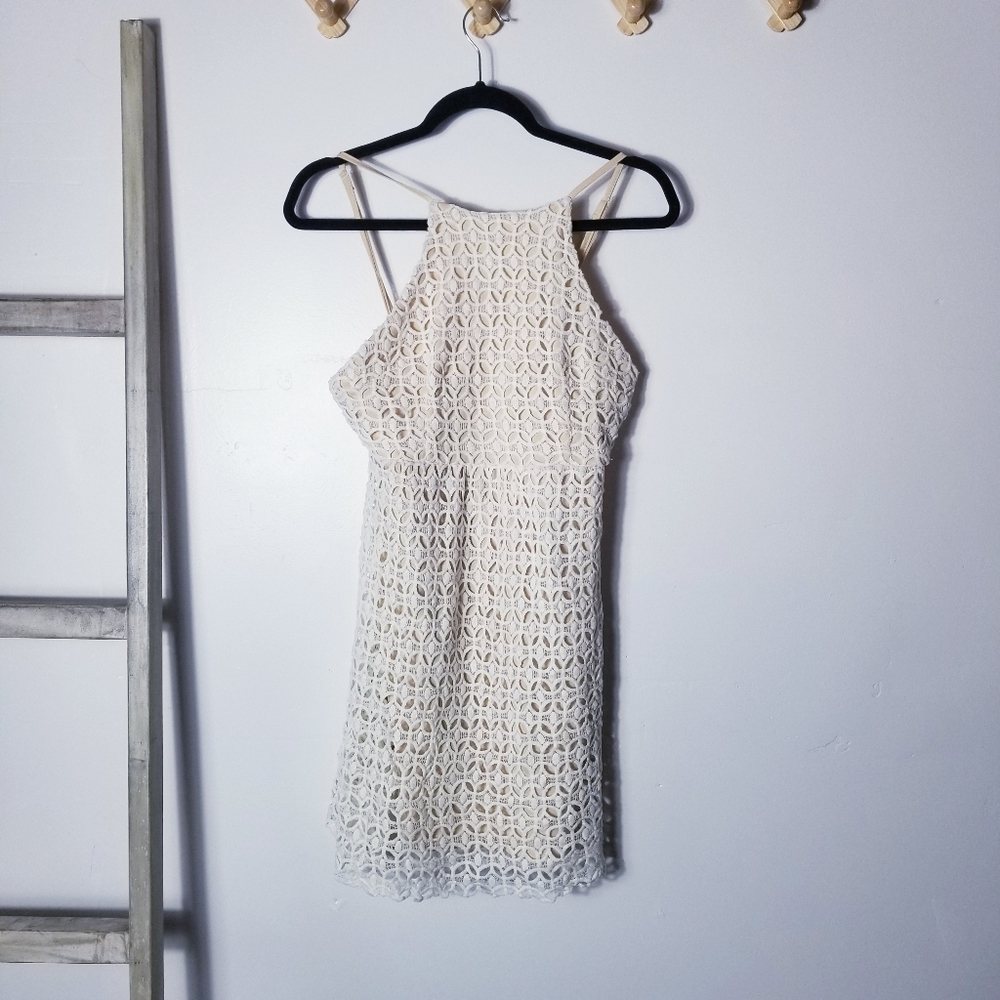 NWT ROMEO & JULIET COUTURE CREAMY WHITE WITH TAN LINING DRESS SIZE SMALL